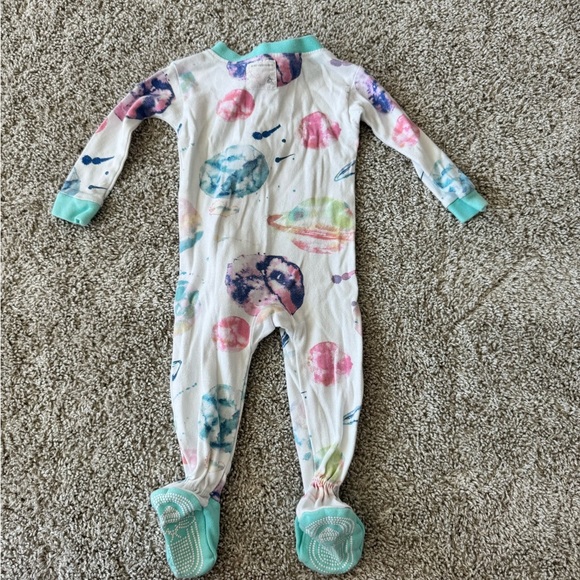 Burt’s Bees Baby Organic Cotton Footed Sleeper galaxy planets– Size 3-6 Months - Picture 3 of 11